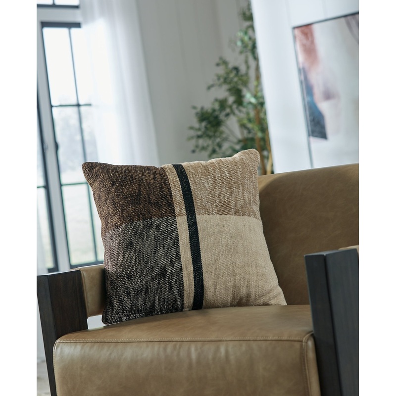 Ashley Express – Adrielton Pillow