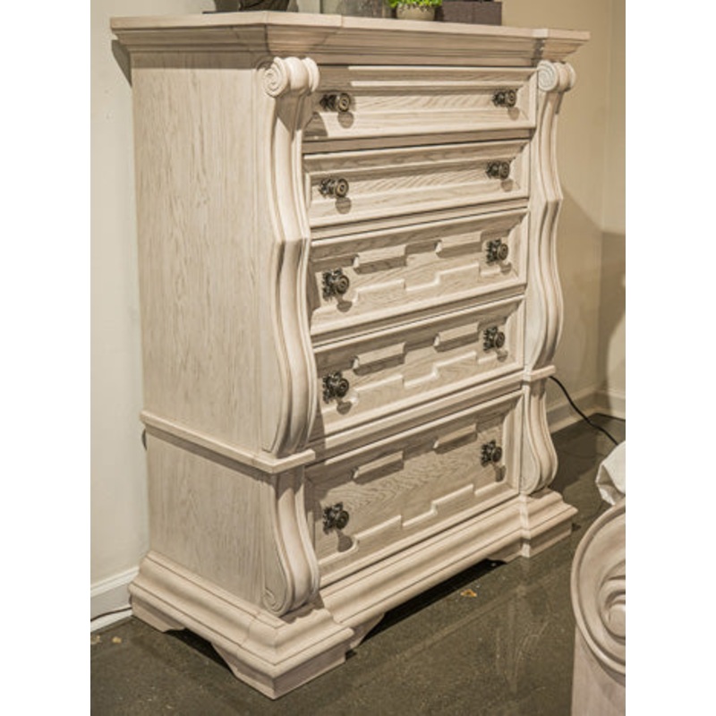 Bruchandi Chest of Drawers