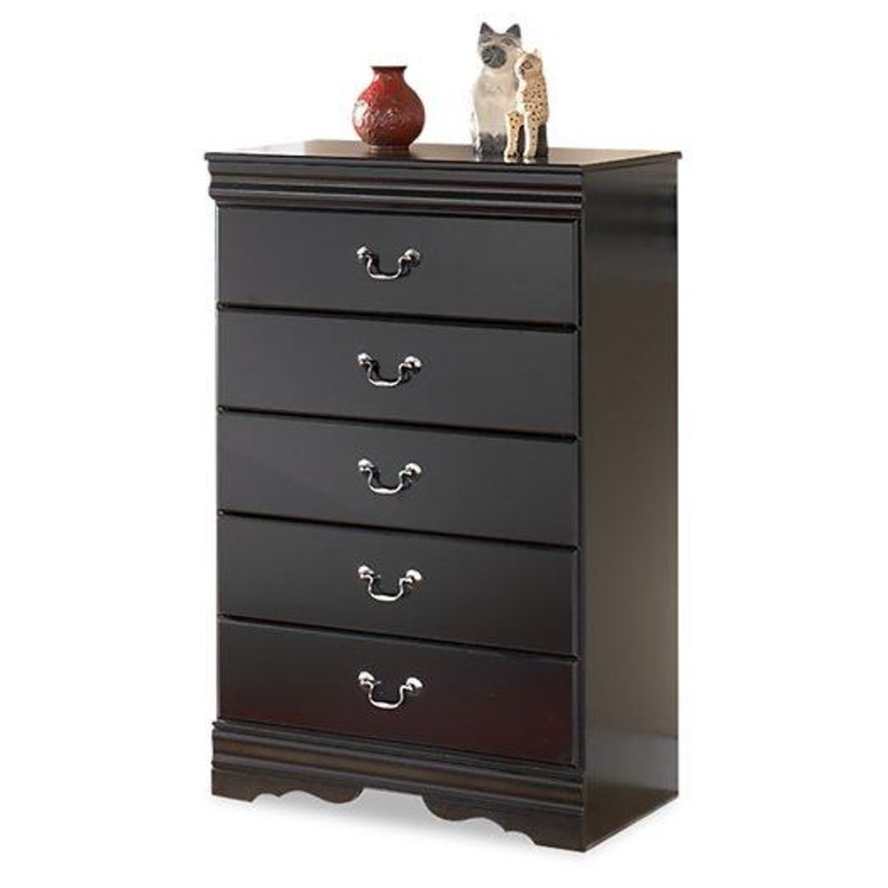 Huey Vineyard Chest of Drawers